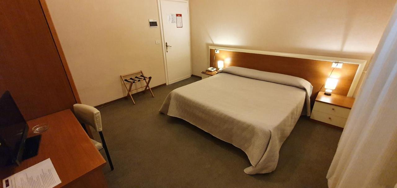 Hotel Giovanna モンテカティーニ・テルメ エクステリア 写真