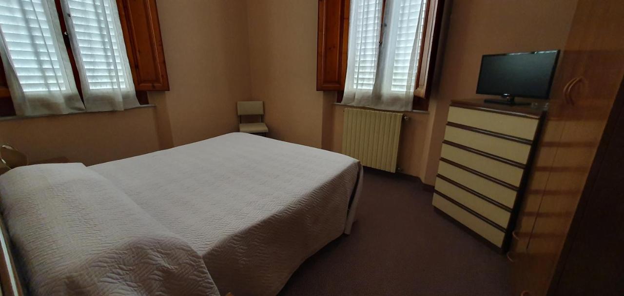 Hotel Giovanna モンテカティーニ・テルメ エクステリア 写真