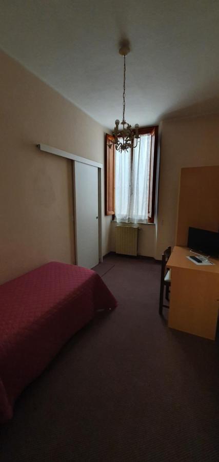 Hotel Giovanna モンテカティーニ・テルメ エクステリア 写真