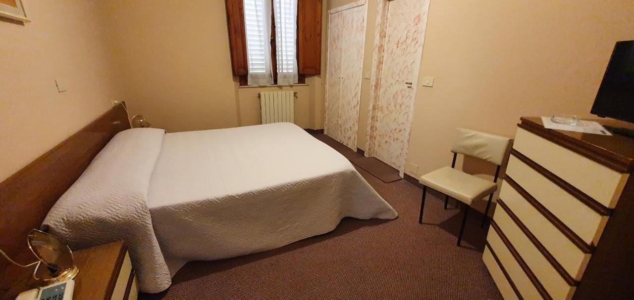 Hotel Giovanna モンテカティーニ・テルメ エクステリア 写真