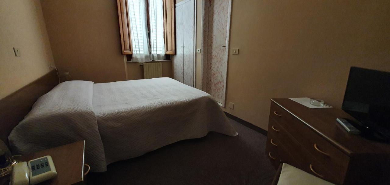 Hotel Giovanna モンテカティーニ・テルメ エクステリア 写真