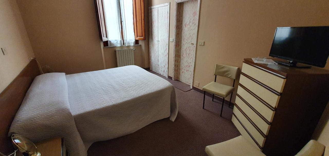 Hotel Giovanna モンテカティーニ・テルメ エクステリア 写真