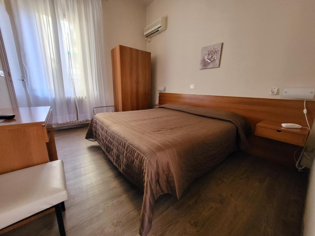 Hotel Giovanna モンテカティーニ・テルメ エクステリア 写真