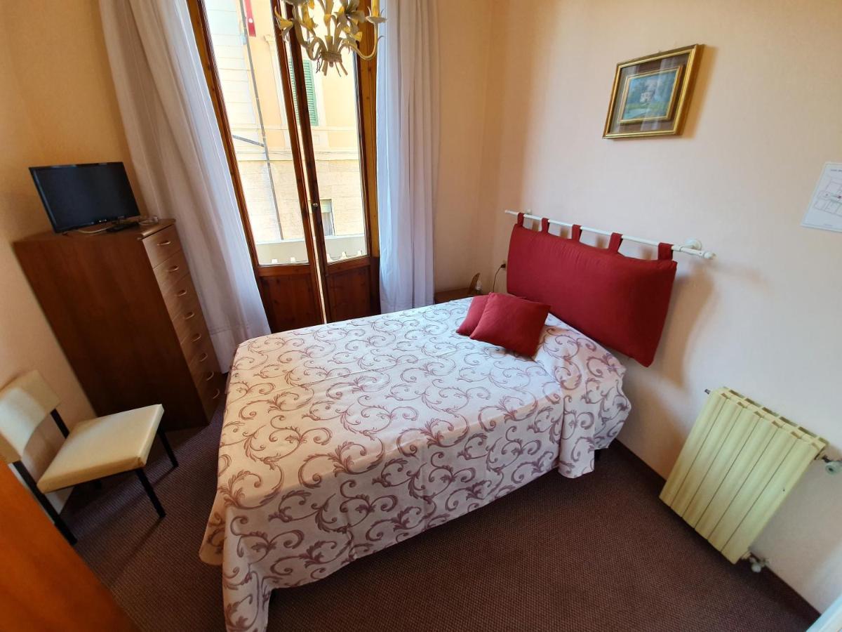 Hotel Giovanna モンテカティーニ・テルメ エクステリア 写真