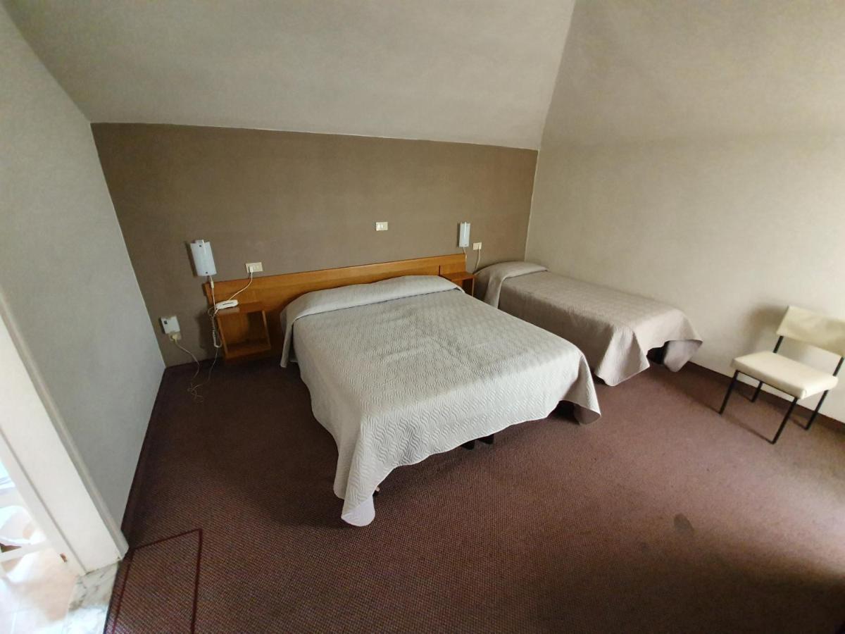 Hotel Giovanna モンテカティーニ・テルメ エクステリア 写真