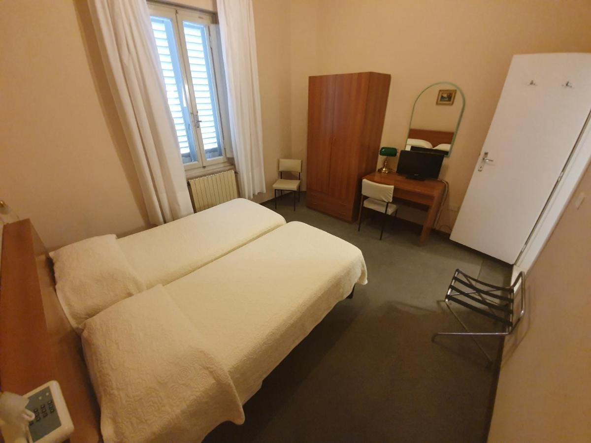 Hotel Giovanna モンテカティーニ・テルメ エクステリア 写真